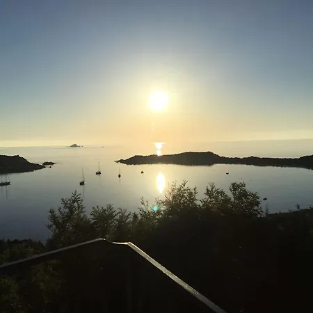 La Finestra Sulla Baia , Charming Sea View By San Teodoro, Coda Cavallo