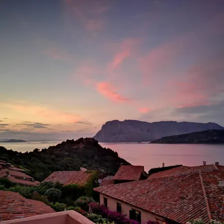 La Finestra Sulla Baia , Charming Sea View By San Teodoro, Coda Cavallo Apartment *
