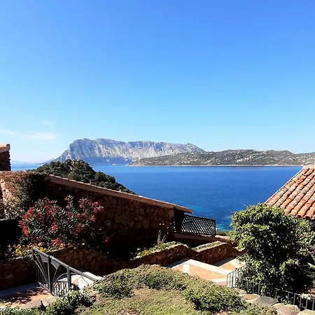 La Finestra Sulla Baia , Charming Sea View By San Teodoro, Coda Cavallo Apartment *